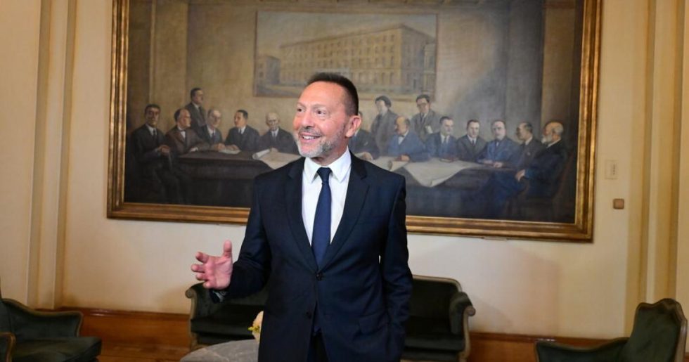 Η ΤτΕ πρότεινε στο υπουργικό συμβούλιο τον επαναδιορισμό Στουρνάρα